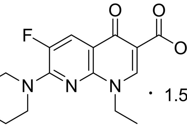 Enoxacin sesquihydrate