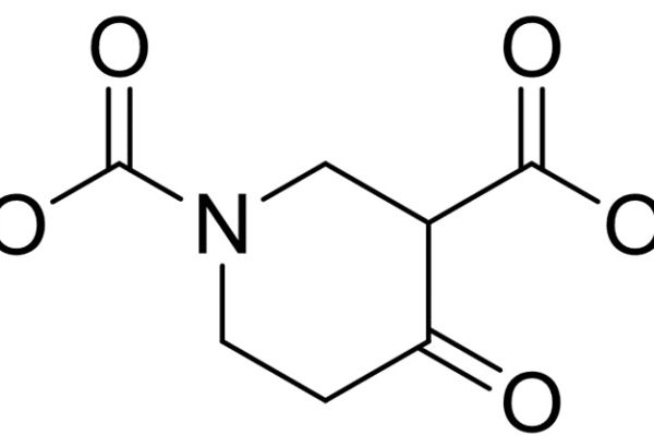 4-Piperidone